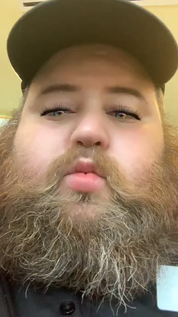 Preview for a Spotlight video that uses the girly rainbow eyes Lens