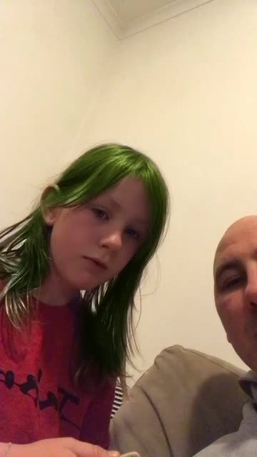 Preview for a Spotlight video that uses the Billie Eilish Hair Lens