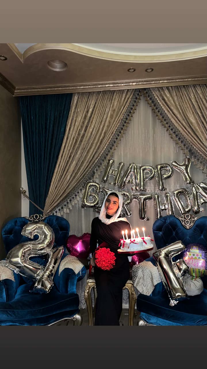 محتوى سناب شات لـ Farah Younis👸🏻.
