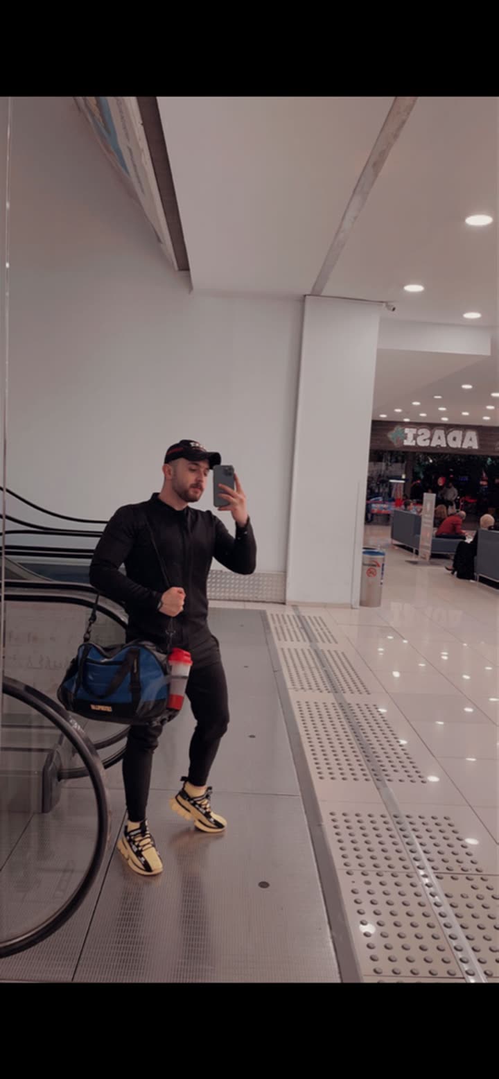 محتوى سناب شات لـ P R A D A🧥🗽