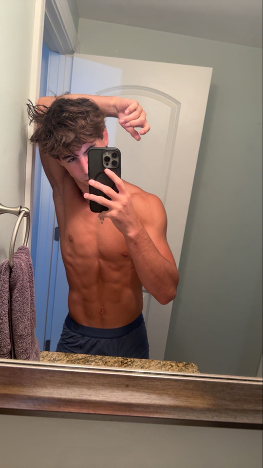 evan_gosz44