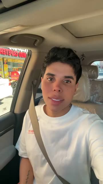 Preview for a Spotlight video that uses the light makeup Lens