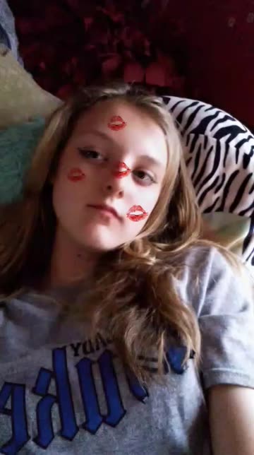 Preview for a Spotlight video that uses the Face kisses Lens