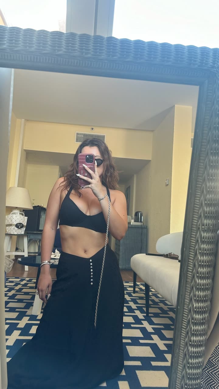 محتوى سناب شات لـ Bella Thorne