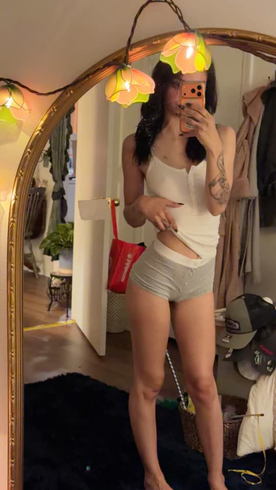 carlywrldxxx