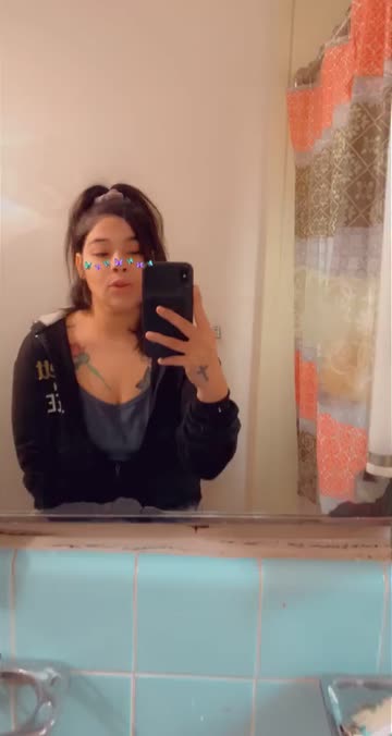 Preview for a Spotlight video that uses the Butterfly Freckles Lens