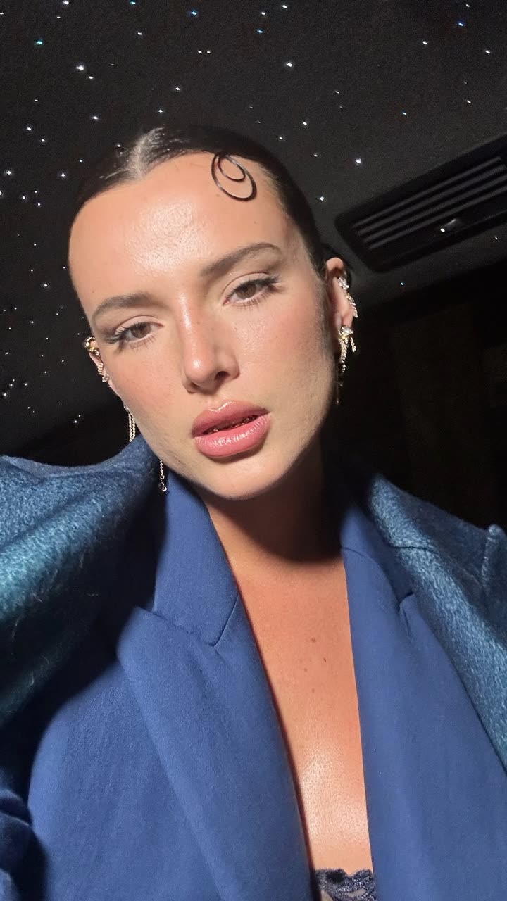 محتوى سناب شات لـ Bella Thorne