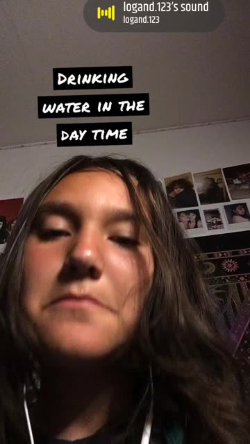 Preview for a Spotlight video that uses the Smirk Face Lens
