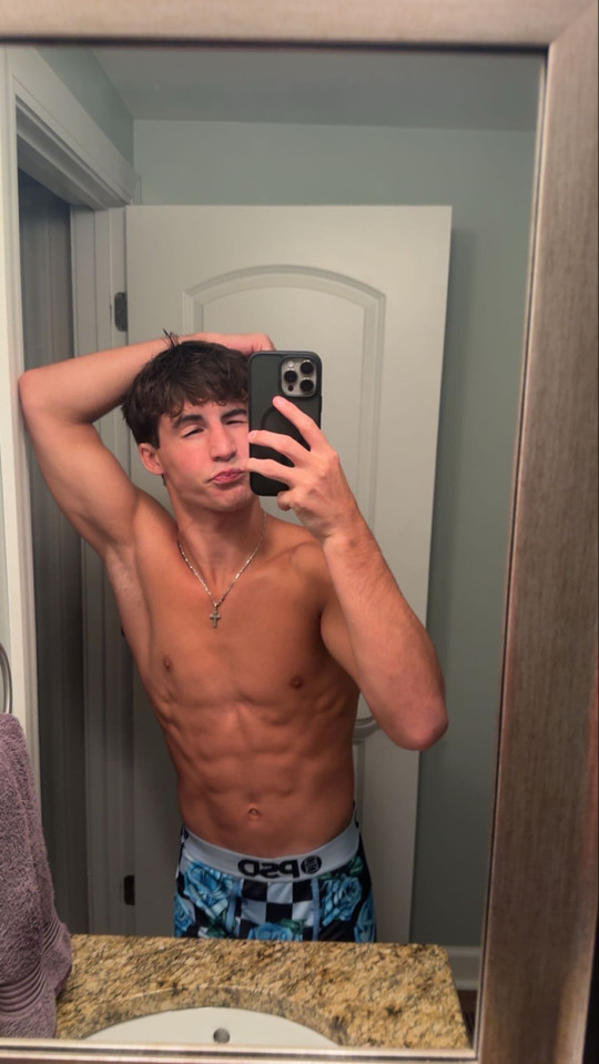 evan_gosz44