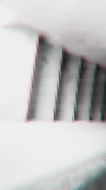 Preview for a Spotlight video that uses the Distortion Screen Lens