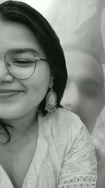 Preview for a Spotlight video that uses the Selfie Girl Lens