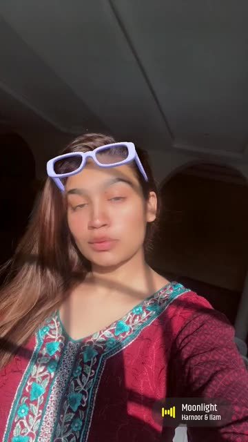 Preview for a Spotlight video that uses the PURPLE GLASSES Lens