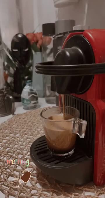 Preview for a Spotlight video that uses the coffee Lens