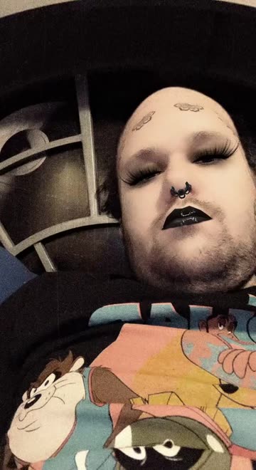 Preview for a Spotlight video that uses the Tattoo Girl Lens