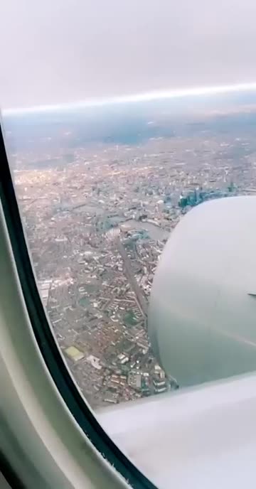 Preview for a Spotlight video that uses the Aeroplane Travel 2 Lens