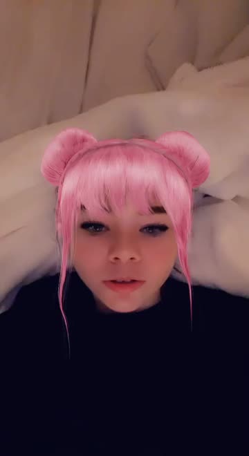 Preview for a Spotlight video that uses the Pink Bun's Hairstyle Lens