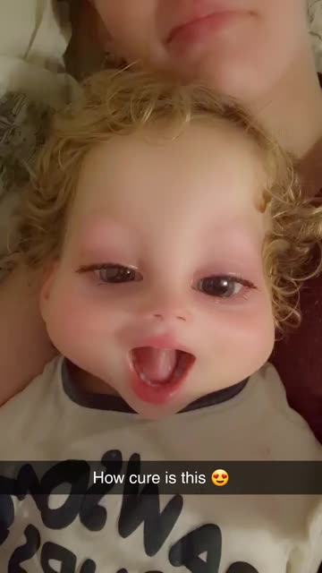 Preview for a Spotlight video that uses the Cute Cheeks Lens