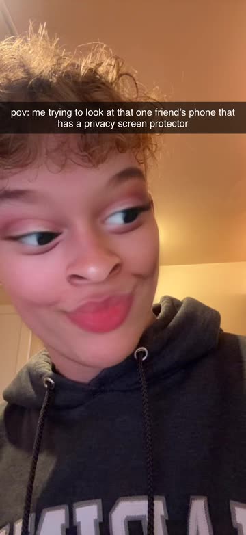 Preview for a Spotlight video that uses the Side Eye Grin Lens