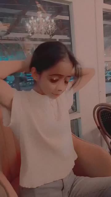 Preview for a Spotlight video that uses the Cute Nostrils Lens