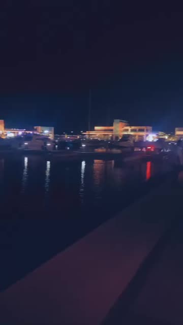 Preview for a Spotlight video that uses the the sea blue Lens