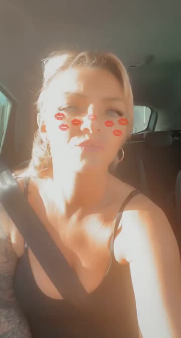 Preview for a Spotlight video that uses the Lips Freckles Lens