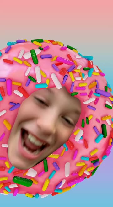Preview for a Spotlight video that uses the Pink Donut Lens