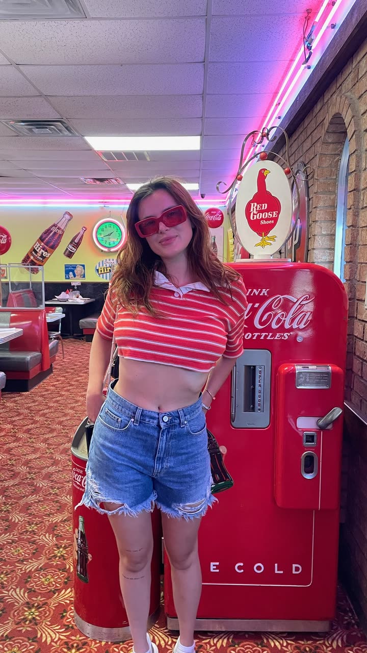 محتوى سناب شات لـ Bella Thorne