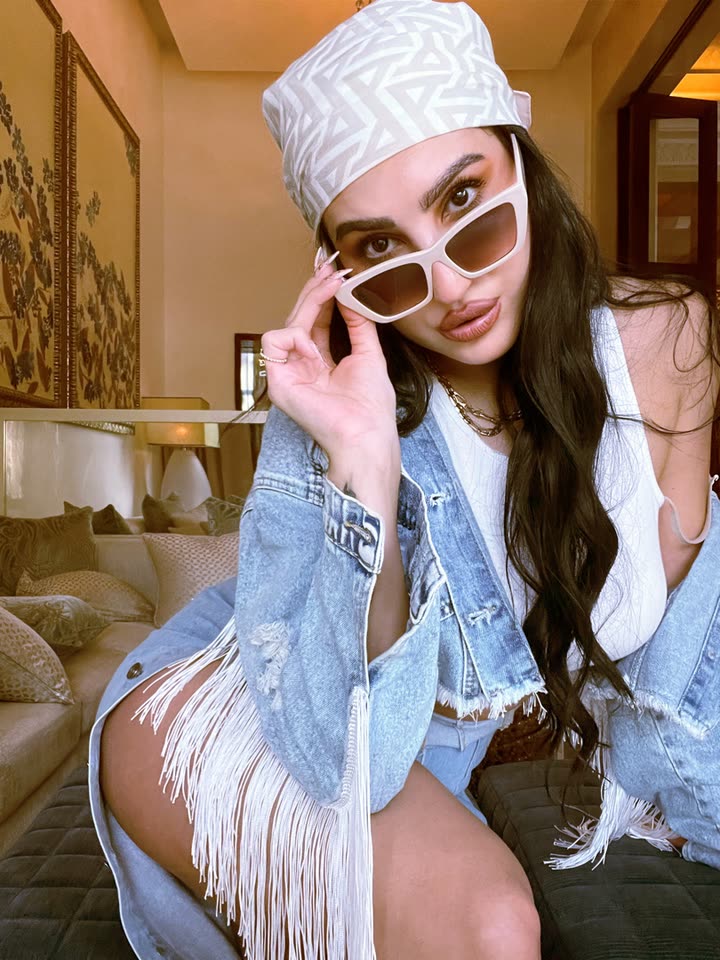 محتوى سناب شات لـ carole atieh