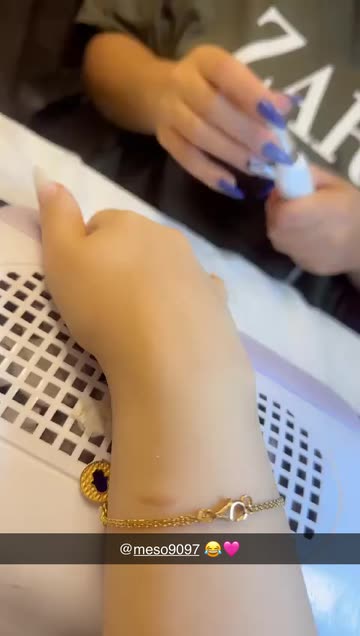 Preview for a Spotlight video that uses the SHY CUTE Lens