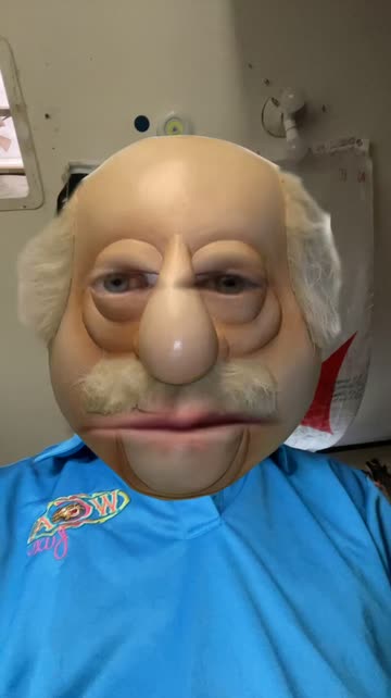 Preview for a Spotlight video that uses the Grandpa Cartoon Lens