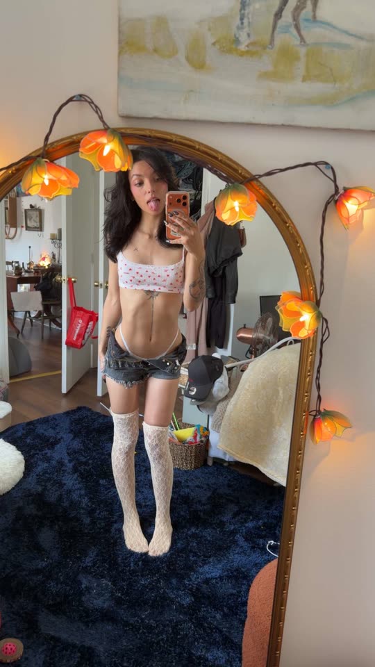 carlywrldxxx