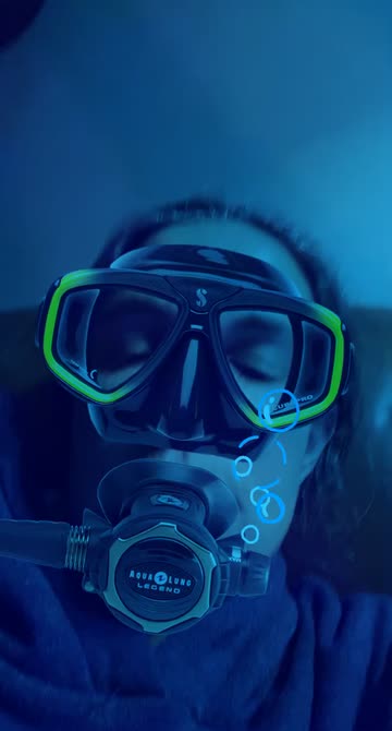 Preview for a Spotlight video that uses the Scuba Diving Fun Lens