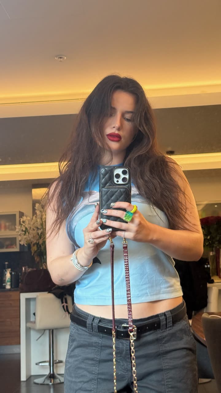 محتوى سناب شات لـ Bella Thorne