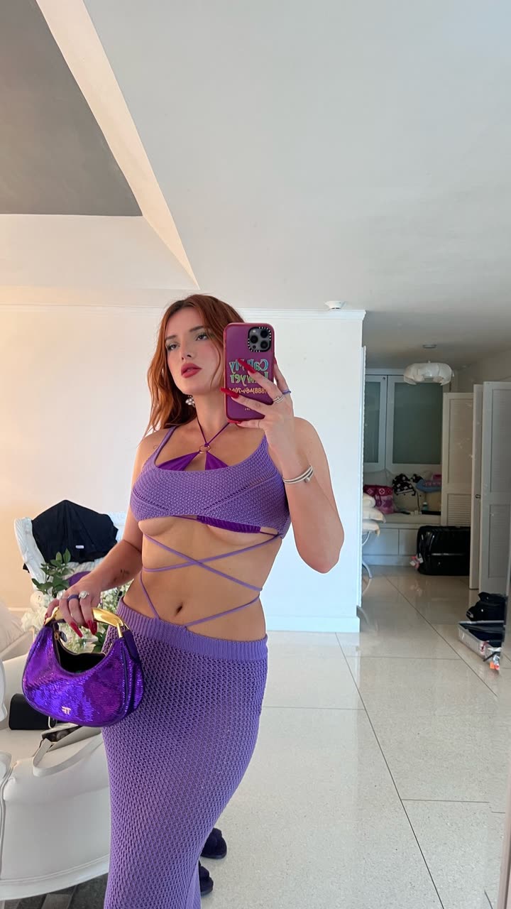 محتوى سناب شات لـ Bella Thorne