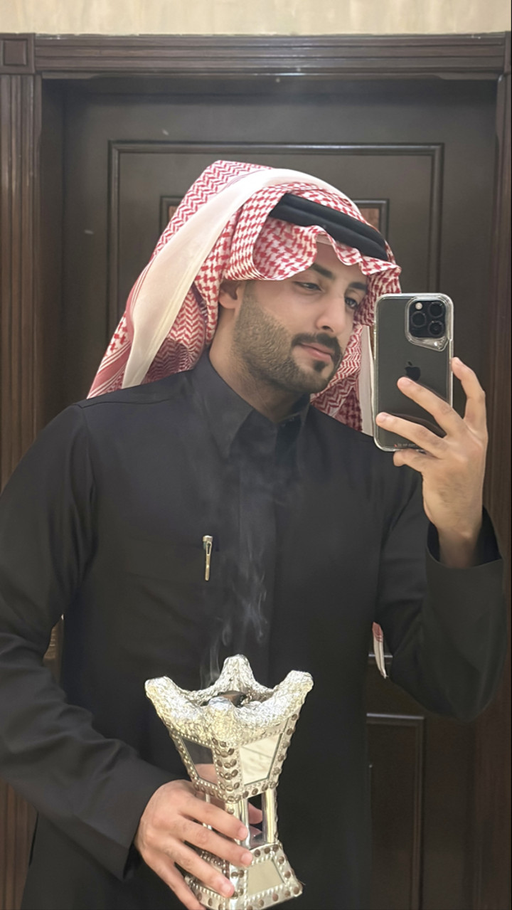 محتوى سناب شات لـ Talal. Q