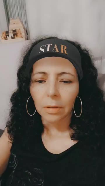 Preview for a Spotlight video that uses the Star Gesture ✌🏻 Lens