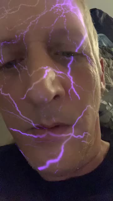 Preview for a Spotlight video that uses the lightning glow Lens