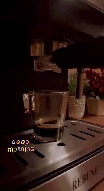 Preview for a Spotlight video that uses the coffee Lens
