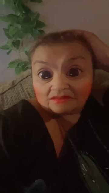 Preview for a Spotlight video that uses the Big Lips Face Lens