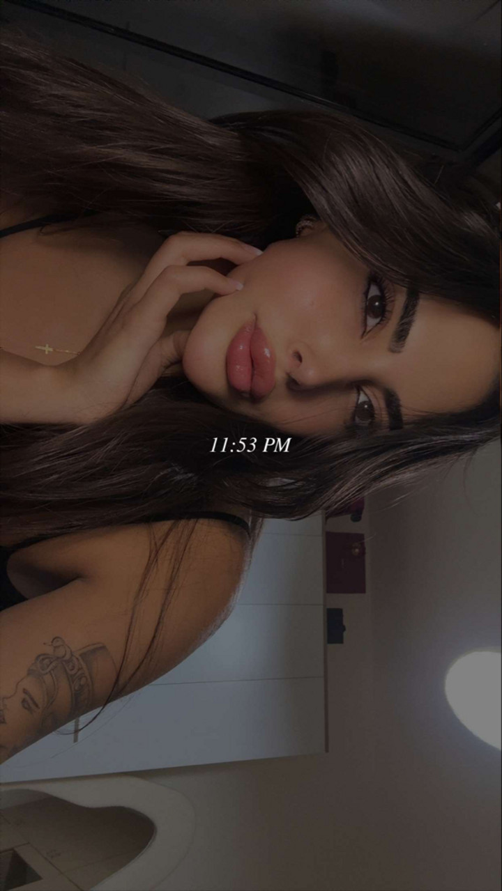 محتوى سناب شات لـ Angelaabikhalil