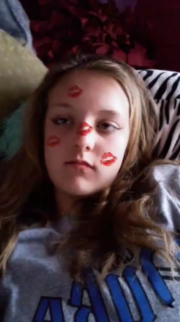 Preview for a Spotlight video that uses the Face kisses Lens