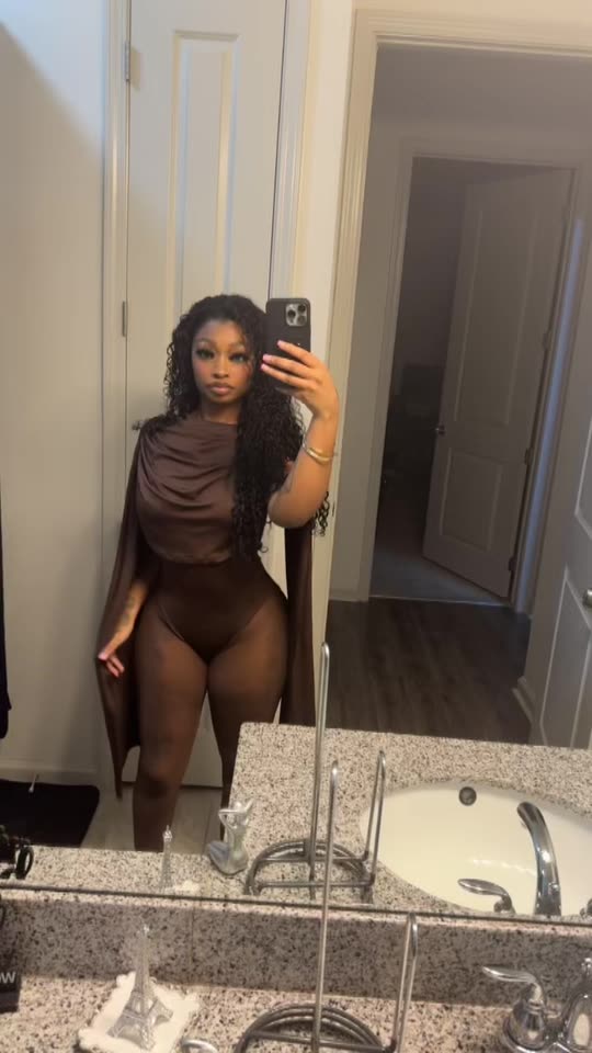 famousluxee