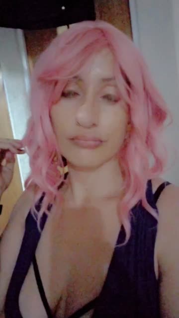 Preview for a Spotlight video that uses the Long Nose Lens