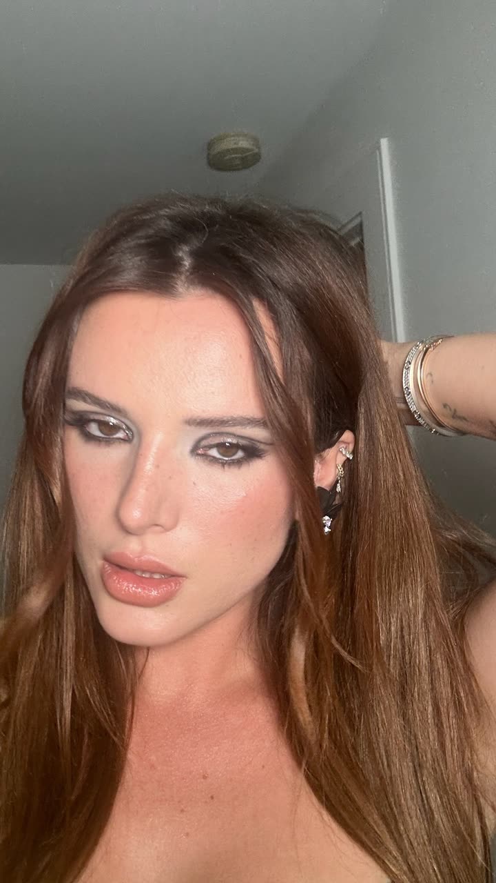 محتوى سناب شات لـ Bella Thorne