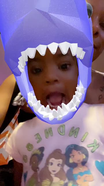 Preview for a Spotlight video that uses the Shark Attack Lens