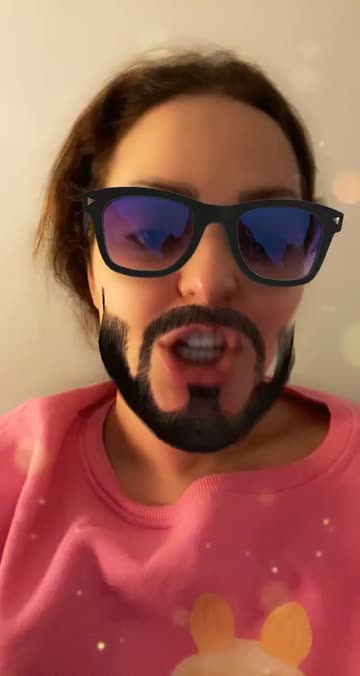Preview for a Spotlight video that uses the Beard and glasses Lens