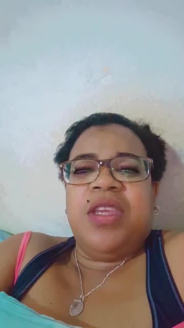 Preview for a Spotlight video that uses the Pretty Me Lens