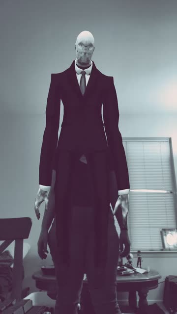 Preview for a Spotlight video that uses the SLENDERMAN-BODY Lens