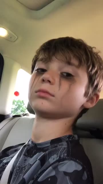 Preview for a Spotlight video that uses the mascara cry Lens