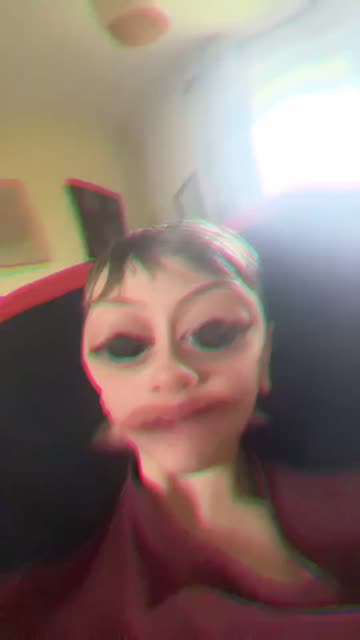 Preview for a Spotlight video that uses the Alien Lens